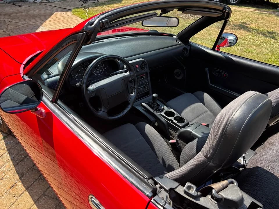 1990 Mazda NA MX-5 Miata - Image 10 of 13