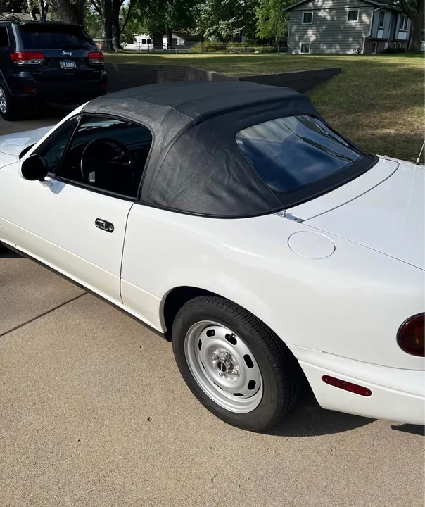 1990 Mazda NA MX-5 Miata - Image 4 of 4