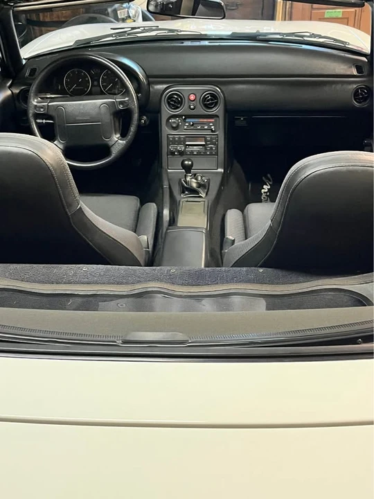 1990 Mazda NA MX-5 Miata - Image 5 of 5
