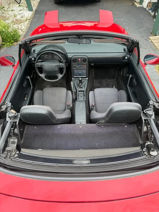 1990 Mazda NA MX-5 Miata - Image 7 of 13
