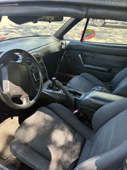 1990 Mazda NA MX-5 Miata - Image 9 of 14