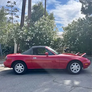 1990 Mazda MX-5 Touring Convertible 2D