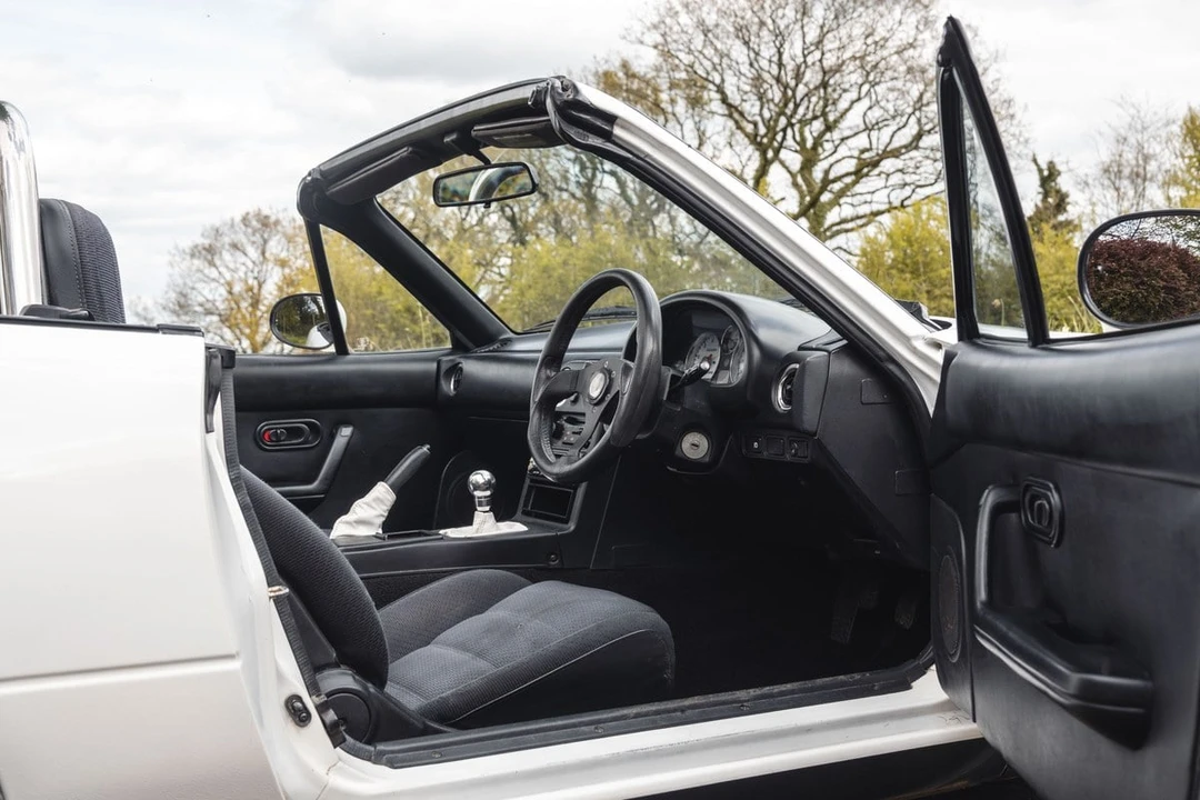 1990 Mazda NA MX-5 Miata - Image 18 of 30