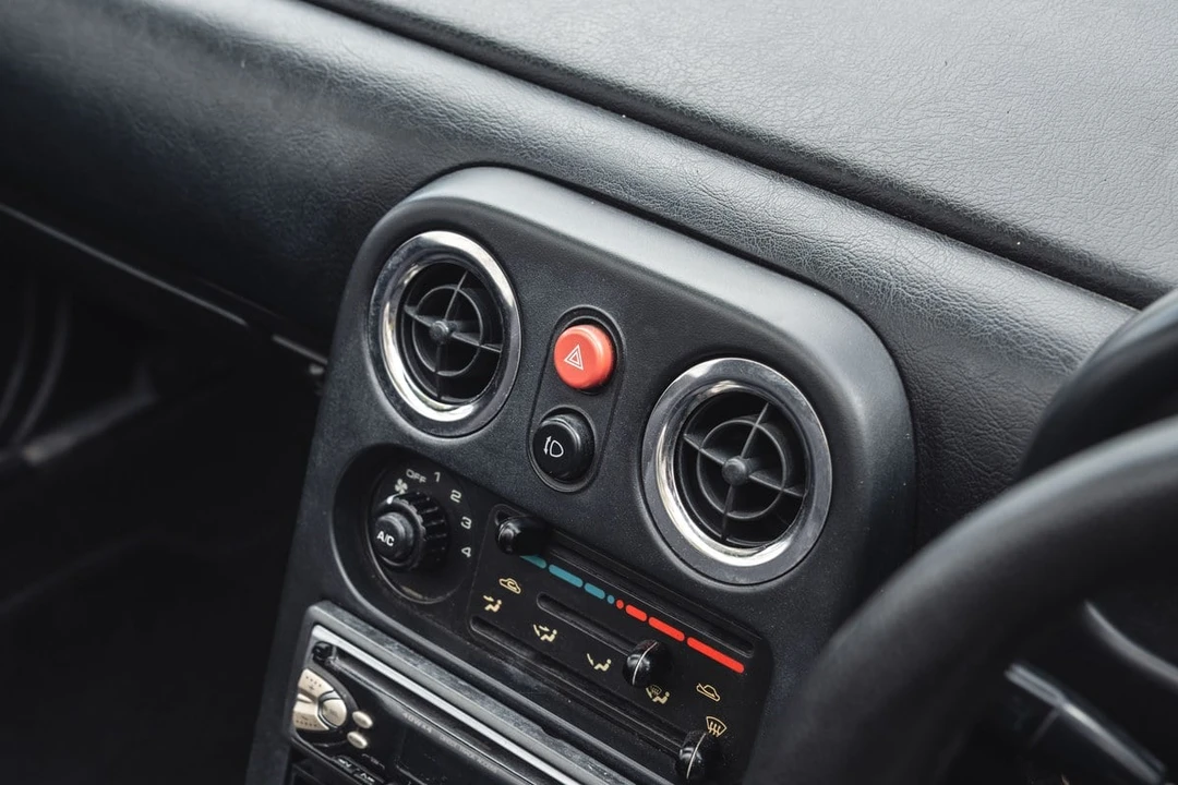 1990 Mazda NA MX-5 Miata - Image 26 of 30