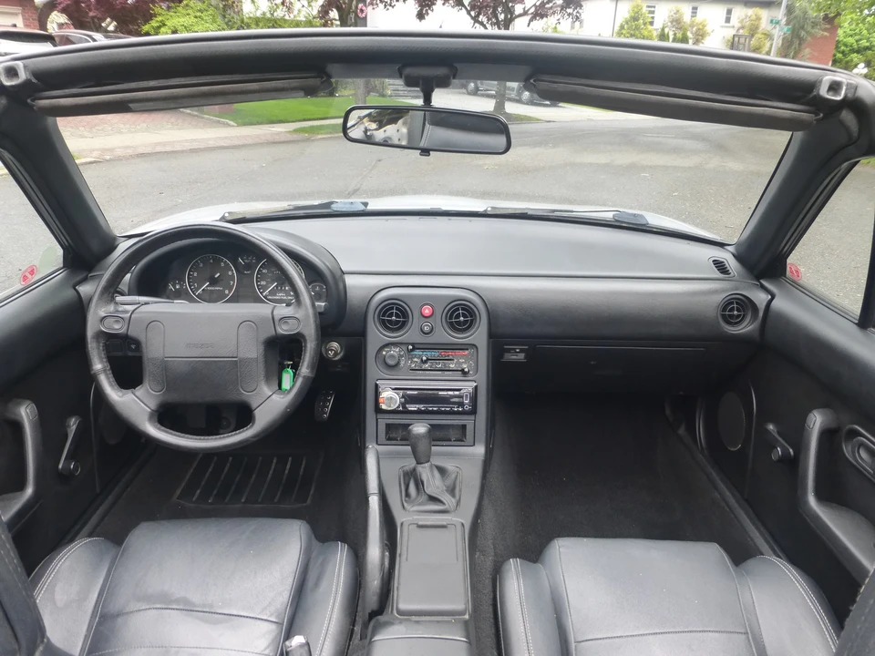 1990 Mazda NA MX-5 Miata - Image 16 of 31