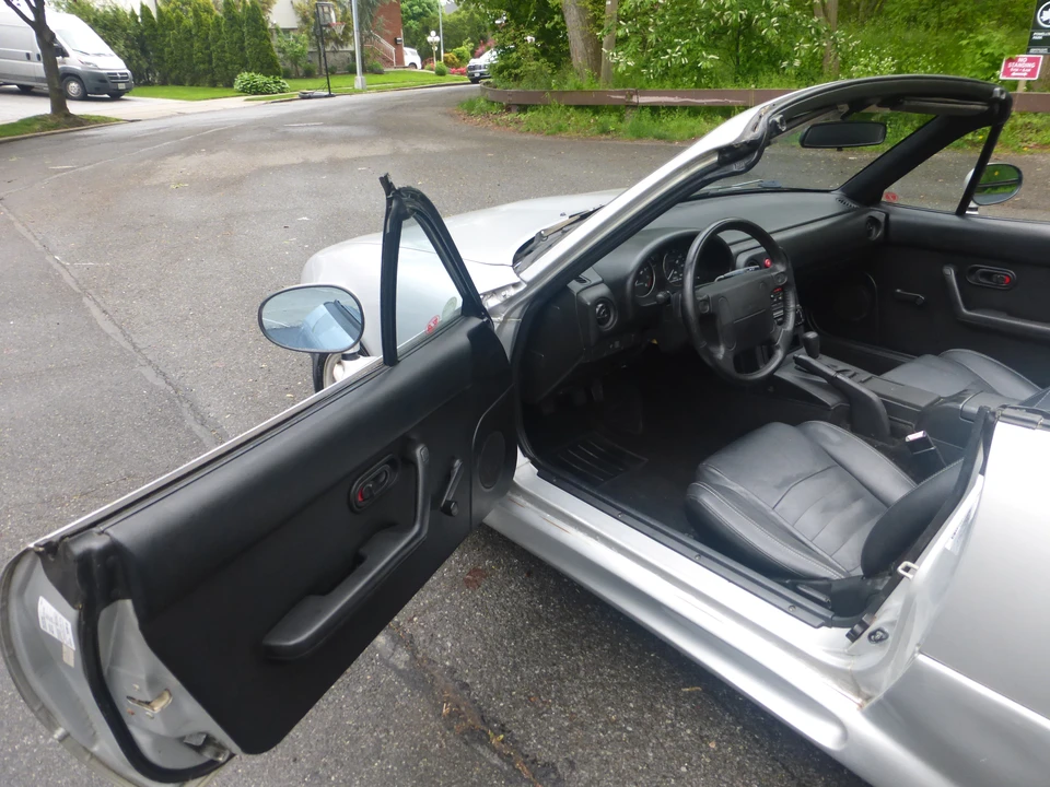 1990 Mazda NA MX-5 Miata - Image 17 of 31