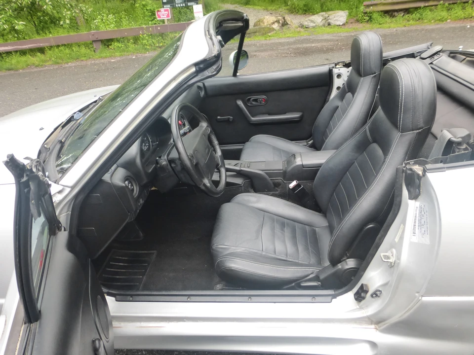 1990 Mazda NA MX-5 Miata - Image 18 of 31