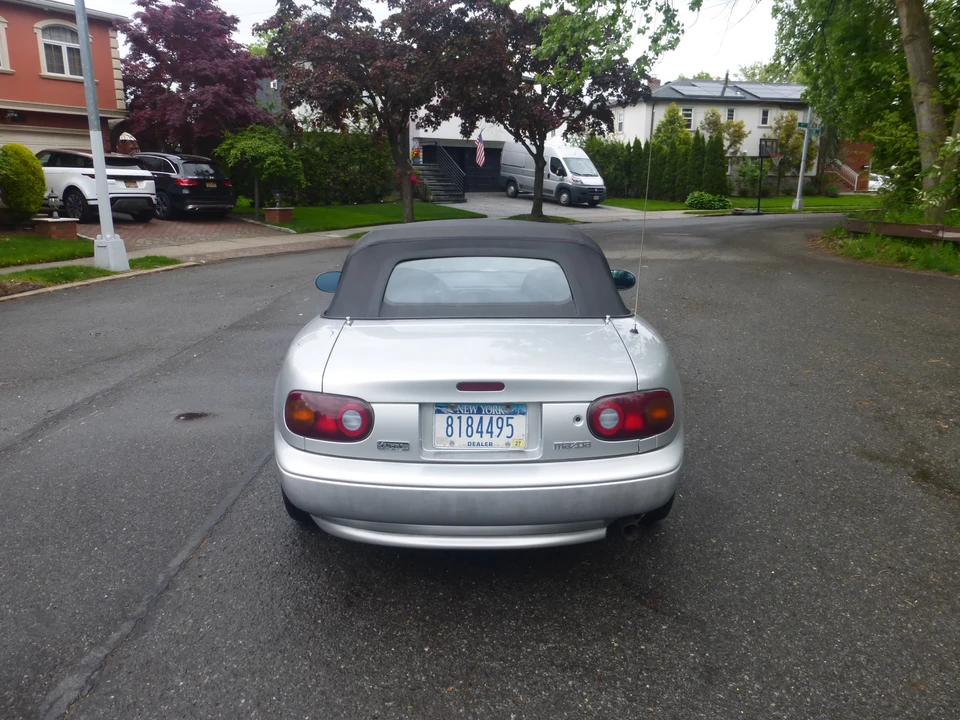 1990 Mazda NA MX-5 Miata - Image 11 of 31