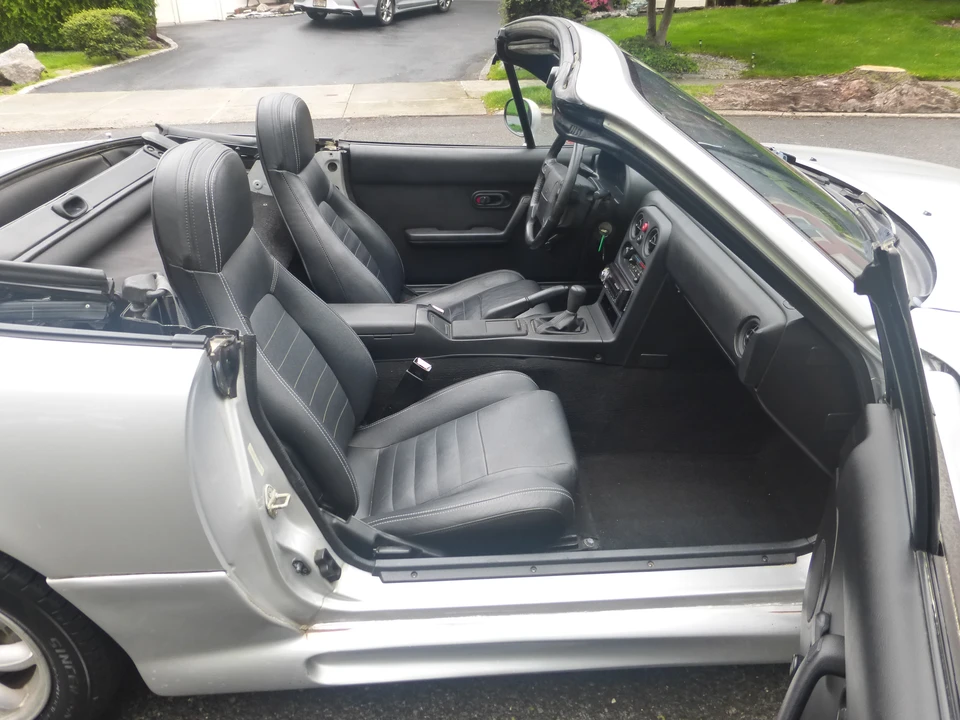 1990 Mazda NA MX-5 Miata - Image 25 of 31