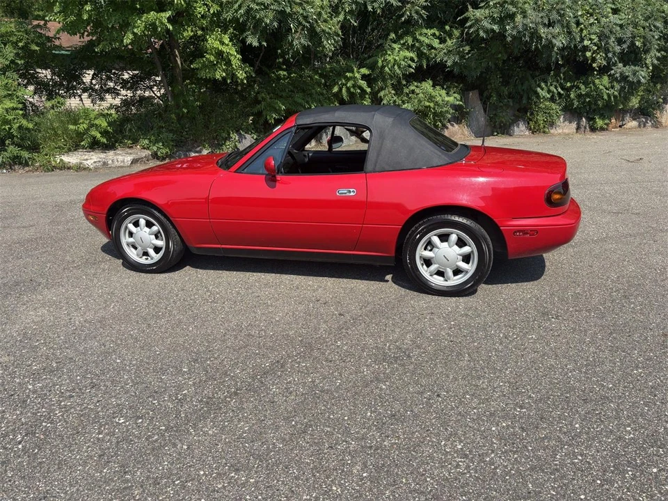 1990 Mazda NA MX-5 Miata - Image 10 of 30