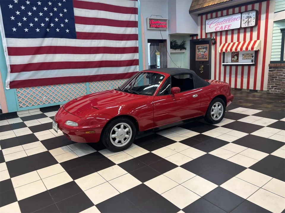 1990 Mazda NA MX-5 Miata - Image 13 of 30