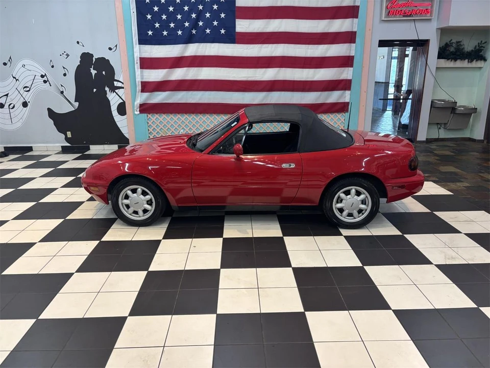 1990 Mazda NA MX-5 Miata - Image 19 of 30