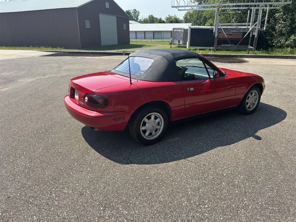 1990 Mazda NA MX-5 Miata - Image 21 of 30