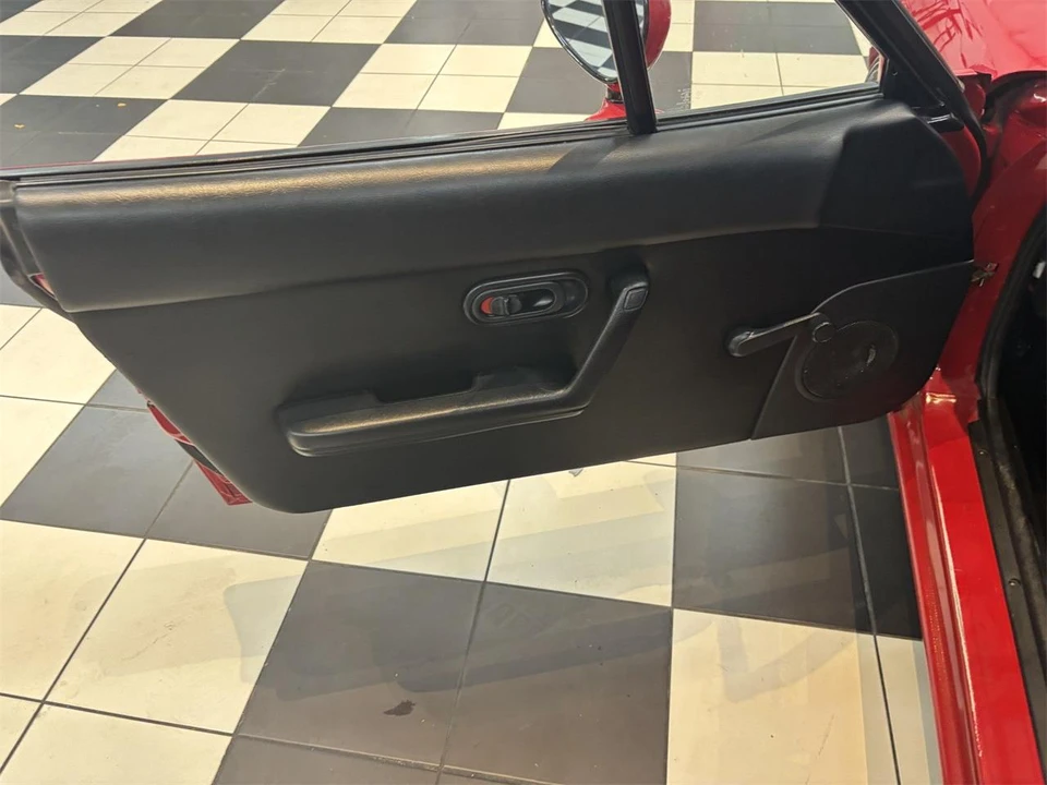 1990 Mazda NA MX-5 Miata - Image 24 of 30
