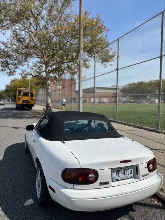 1990 Mazda NA MX-5 Miata - Image 6 of 6