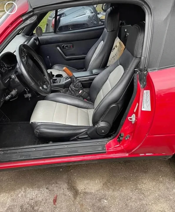 1990 Mazda NA MX-5 Miata - Image 4 of 4