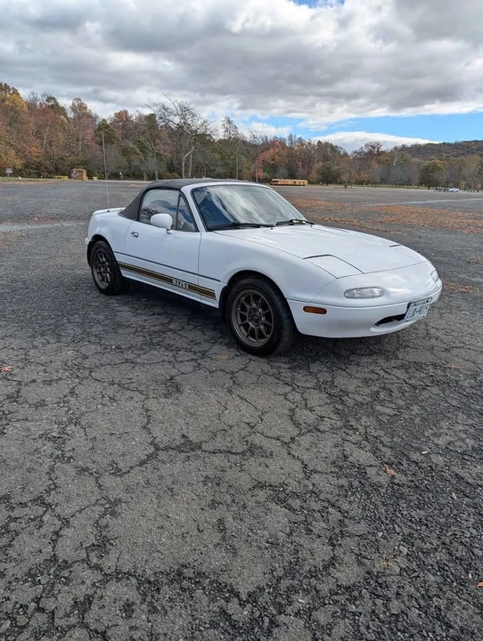 1990 Mazda NA MX-5 Miata - Image 3 of 10