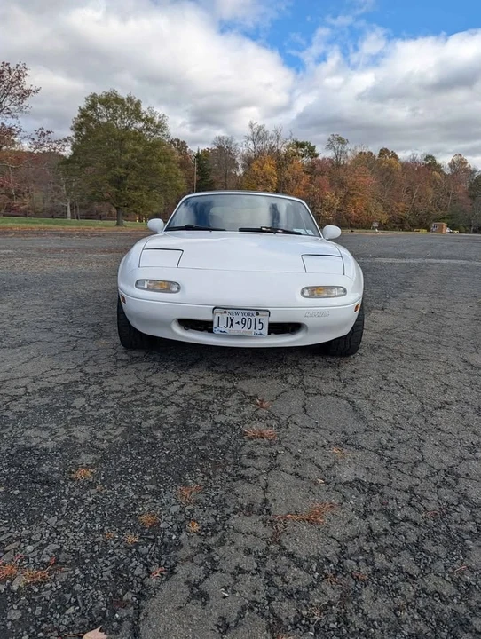 1990 Mazda NA MX-5 Miata - Image 2 of 10