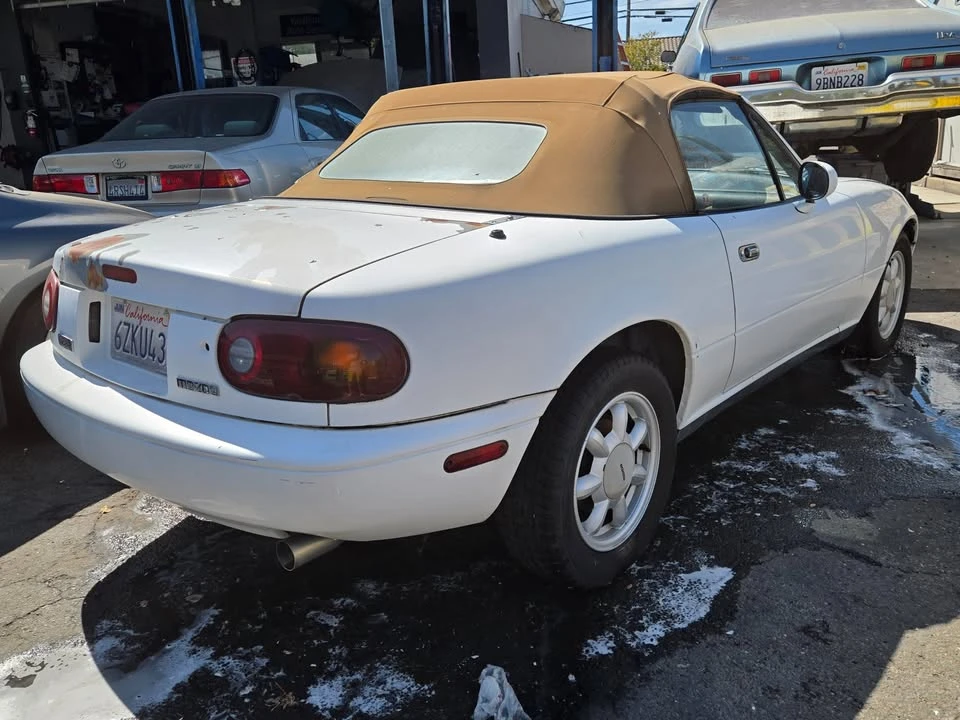1990 Mazda NA MX-5 Miata - Image 3 of 16