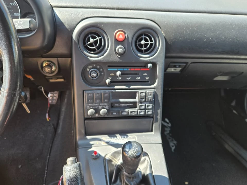 1990 Mazda NA MX-5 Miata - Image 6 of 16