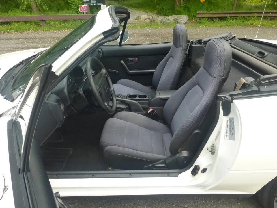 1990 Mazda NA MX-5 Miata - Image 8 of 17
