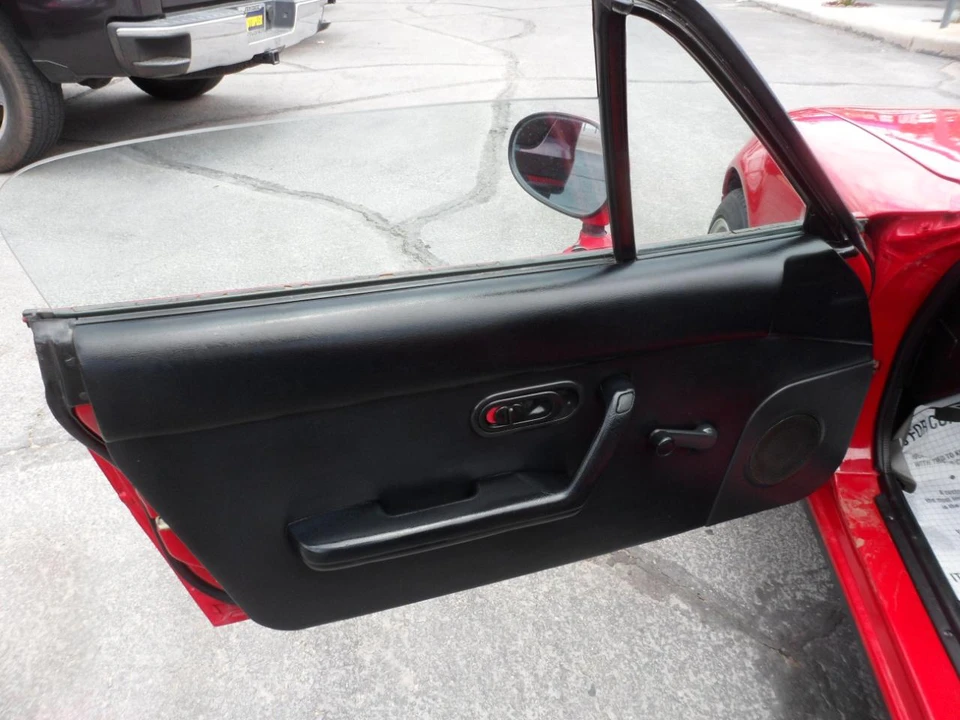 1990 Mazda NA MX-5 Miata - Image 19 of 31
