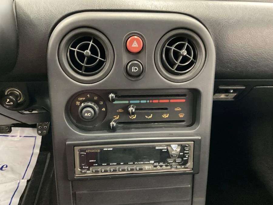 1990 Mazda NA MX-5 Miata - Image 9 of 12