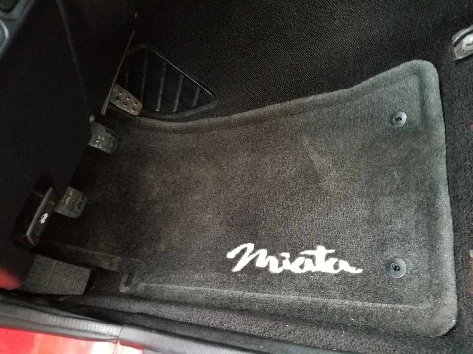 1990 Mazda NA MX-5 Miata - Image 24 of 31
