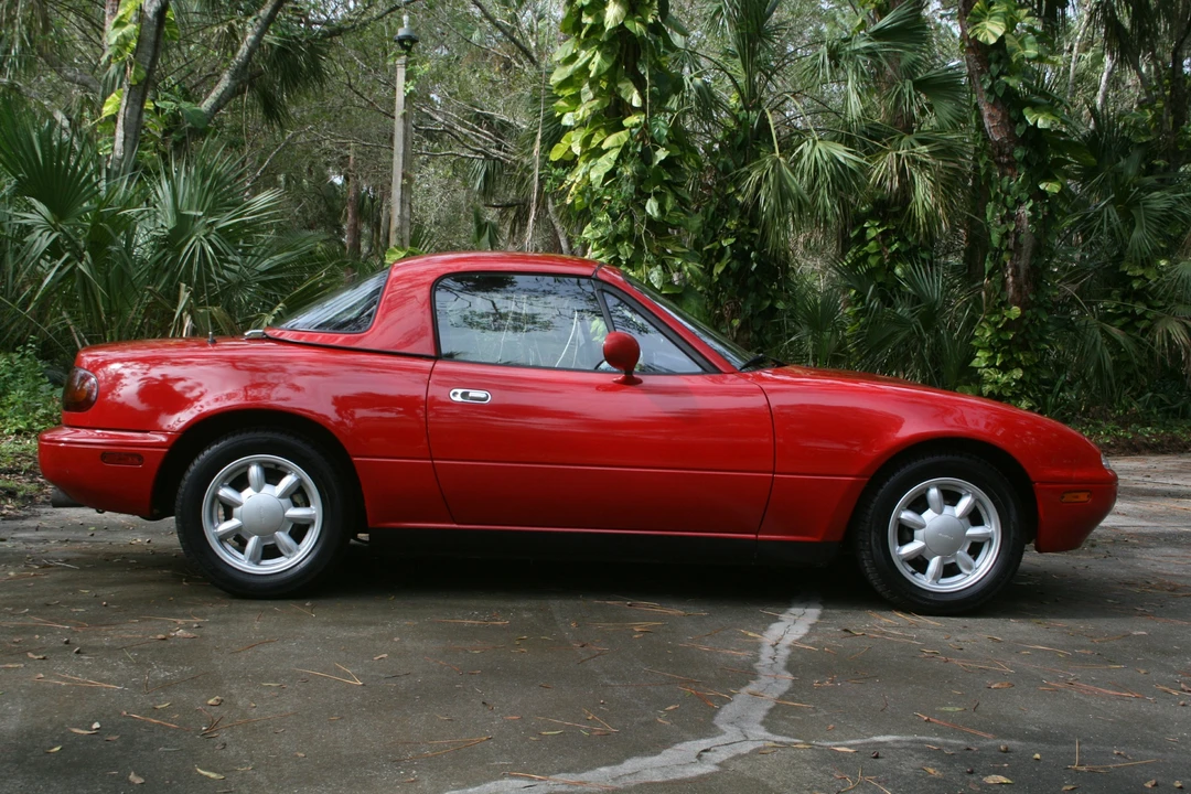 1990 Mazda NA MX-5 Miata - Image 5 of 31