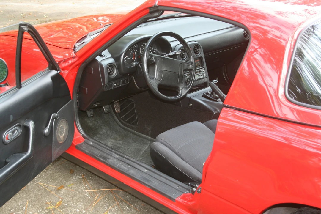 1990 Mazda NA MX-5 Miata - Image 17 of 31