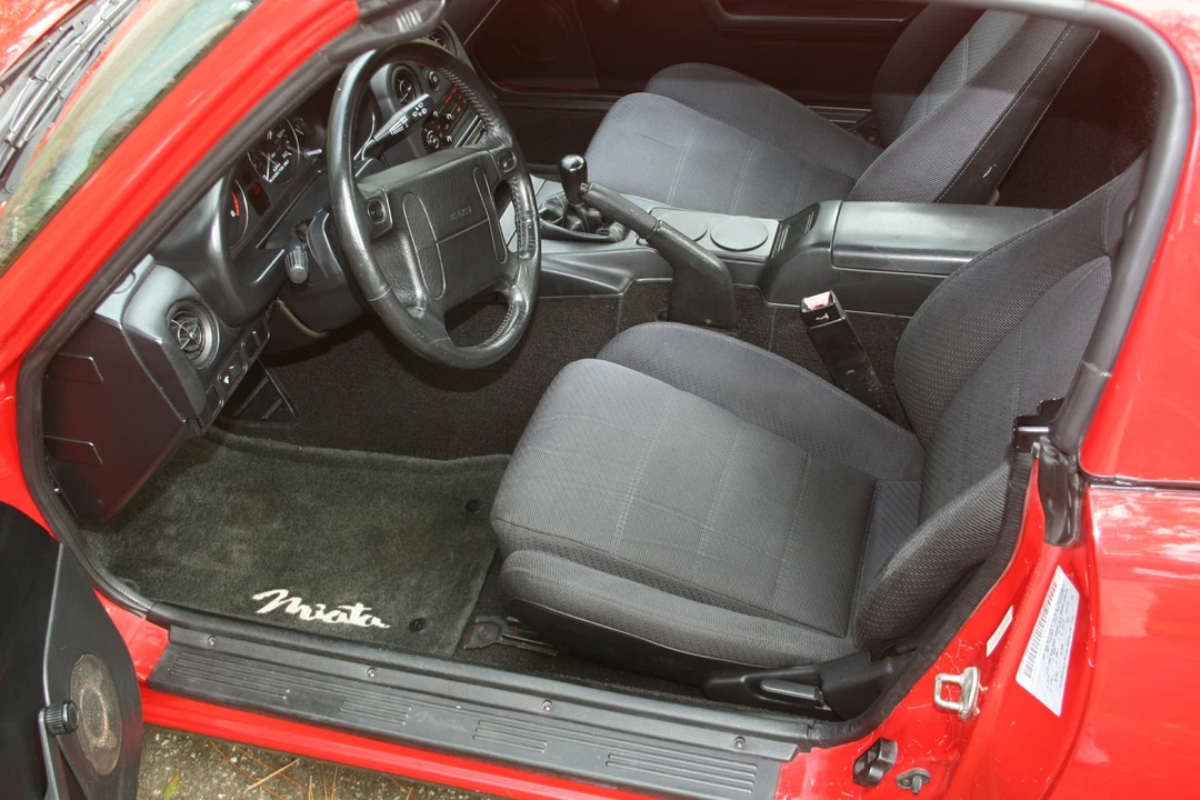 1990 Mazda NA MX-5 Miata - Image 19 of 31
