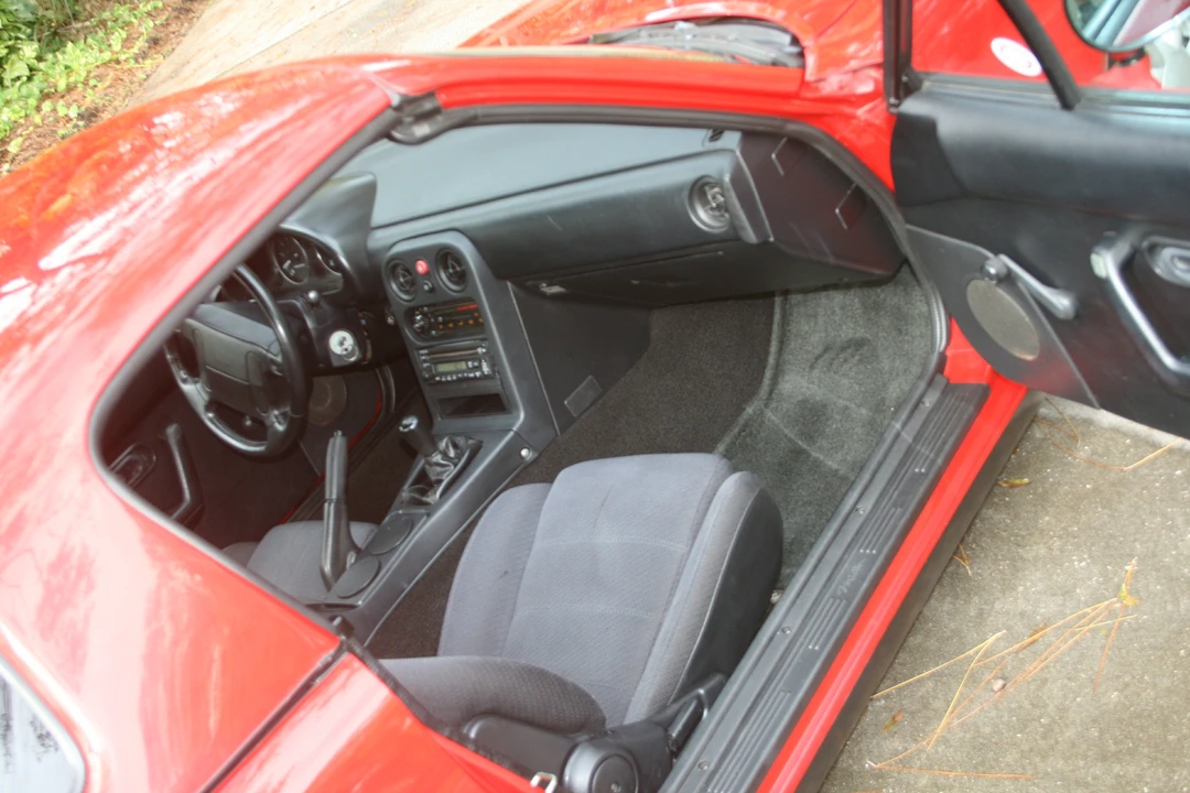 1990 Mazda NA MX-5 Miata - Image 25 of 31