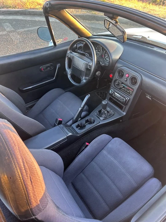 1990 Mazda NA MX-5 Miata - Image 16 of 19