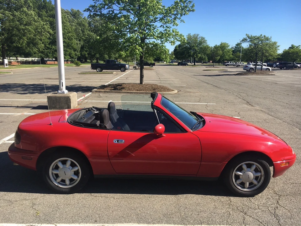 1990 Mazda NA MX-5 Miata - Image 16 of 31