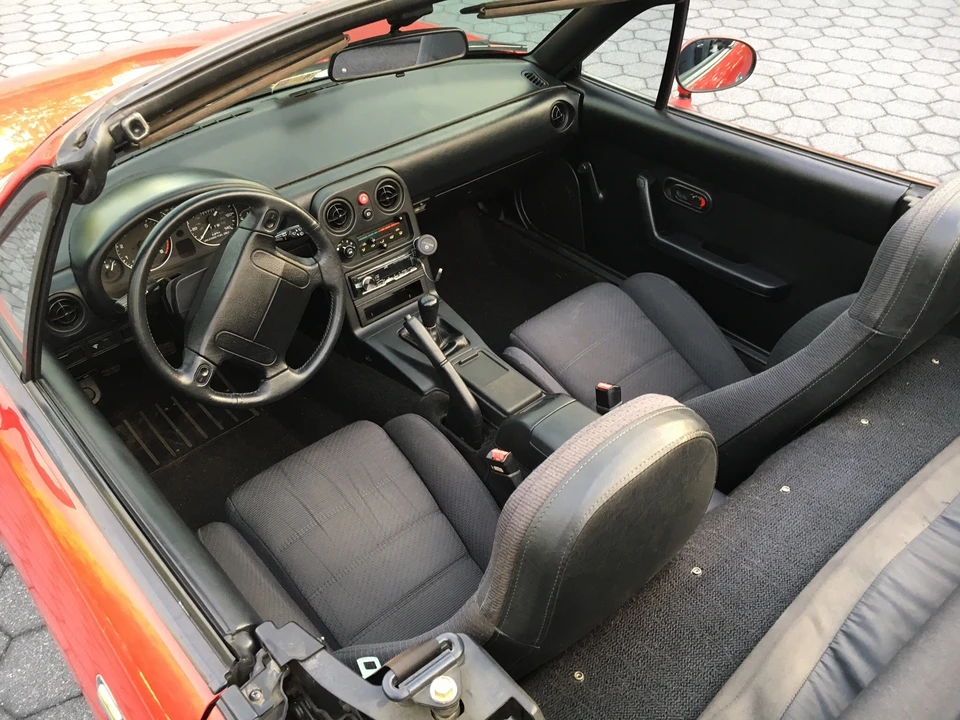 1990 Mazda NA MX-5 Miata - Image 26 of 31