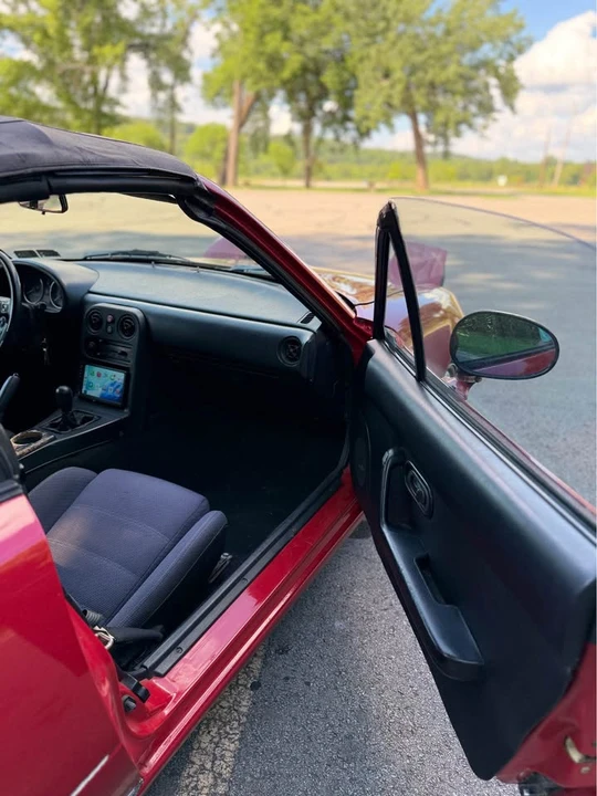 1990 Mazda NA MX-5 Miata - Image 13 of 19
