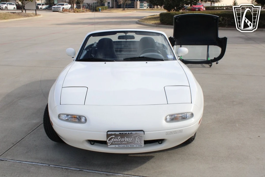1990 Mazda NA MX-5 Miata - Image 6 of 12