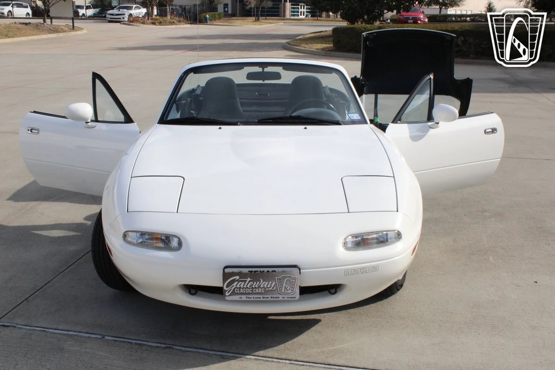 1990 Mazda NA MX-5 Miata - Image 7 of 12