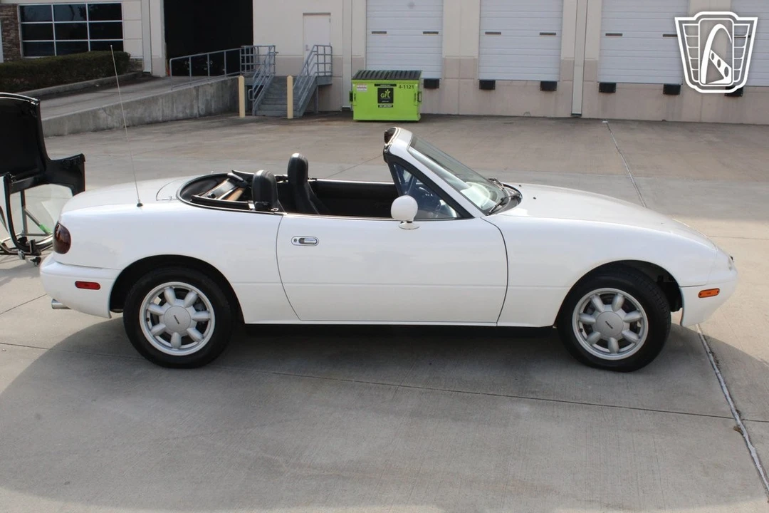 1990 Mazda NA MX-5 Miata - Image 5 of 12