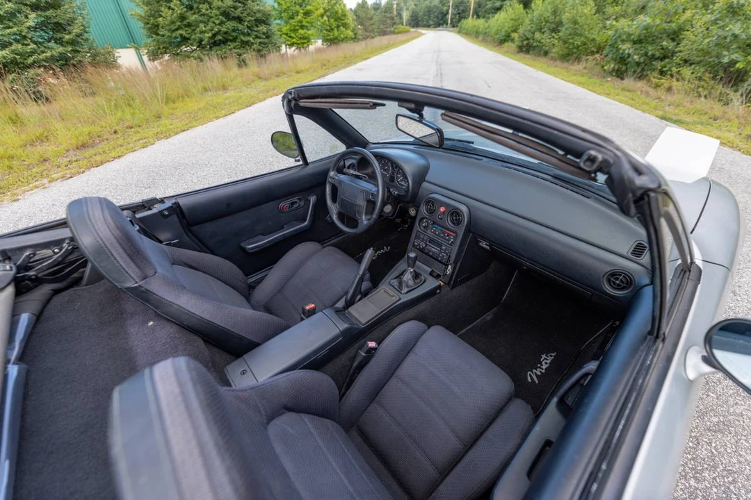 1990 Mazda NA MX-5 Miata - Image 8 of 24