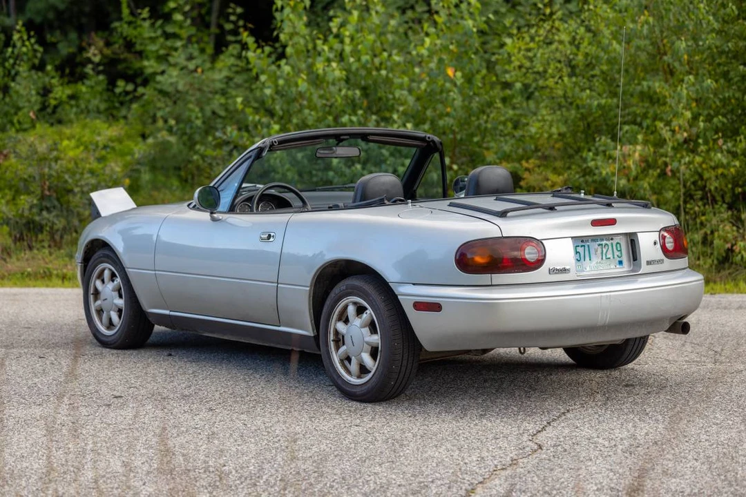1990 Mazda NA MX-5 Miata - Image 5 of 24