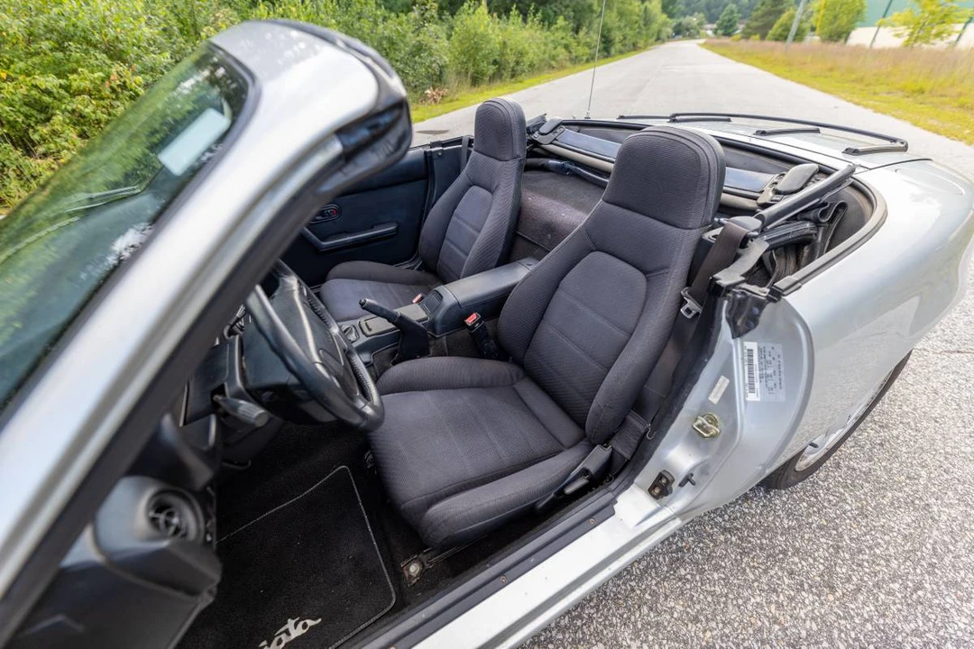 1990 Mazda NA MX-5 Miata - Image 14 of 24