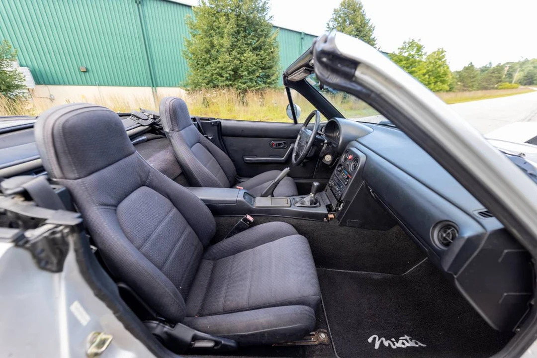 1990 Mazda NA MX-5 Miata - Image 15 of 24