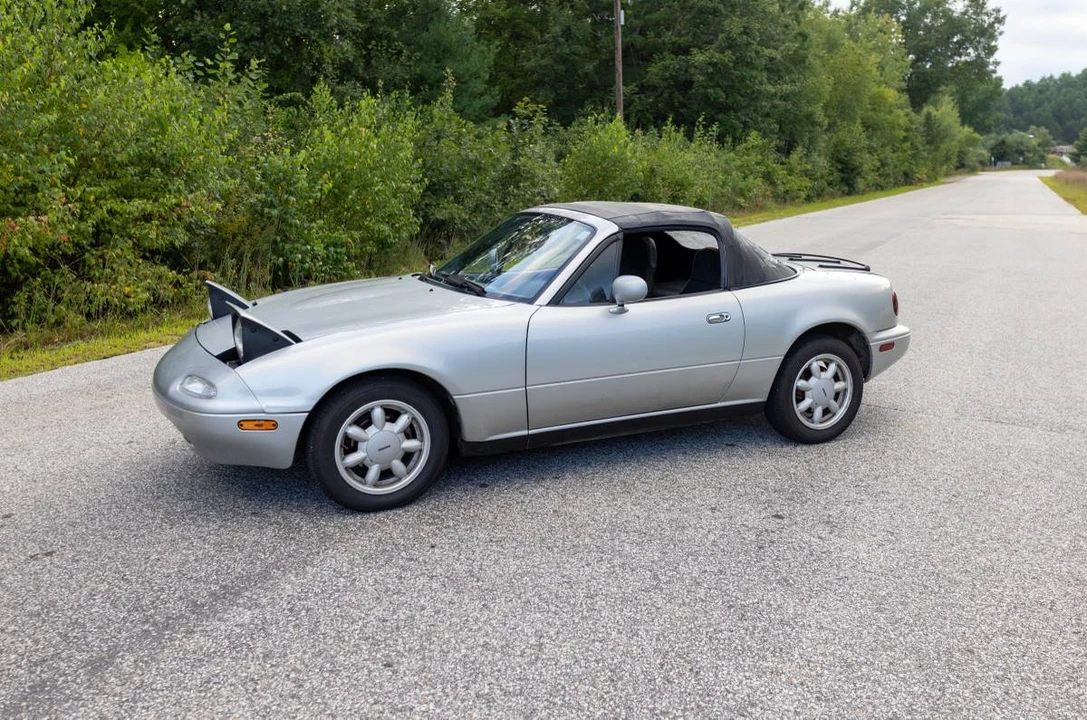 1990 Mazda NA MX-5 Miata - Image 16 of 24