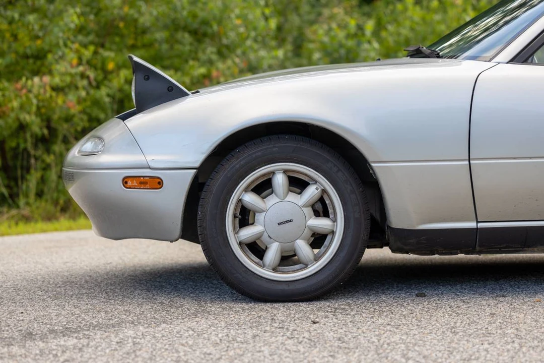 1990 Mazda NA MX-5 Miata - Image 7 of 24