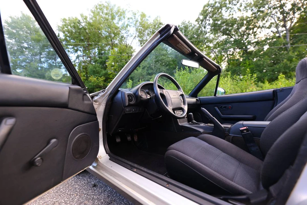 1990 Mazda NA MX-5 Miata - Image 21 of 24