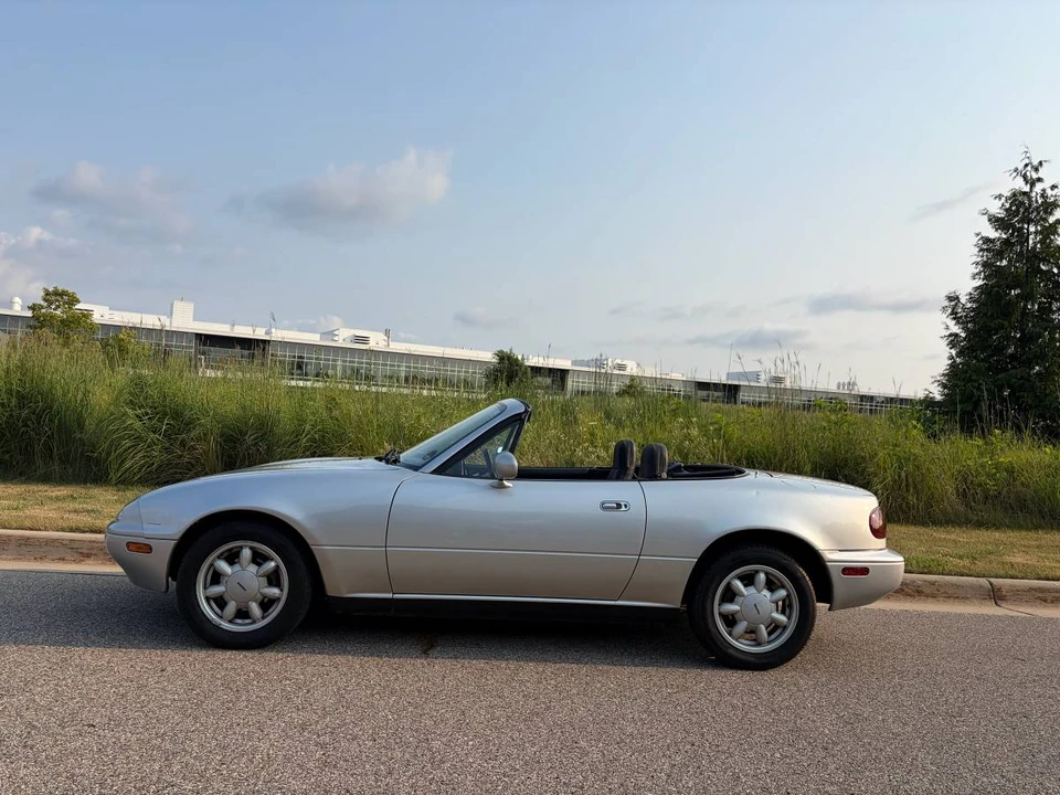 1990 Mazda NA MX-5 Miata - Image 6 of 18