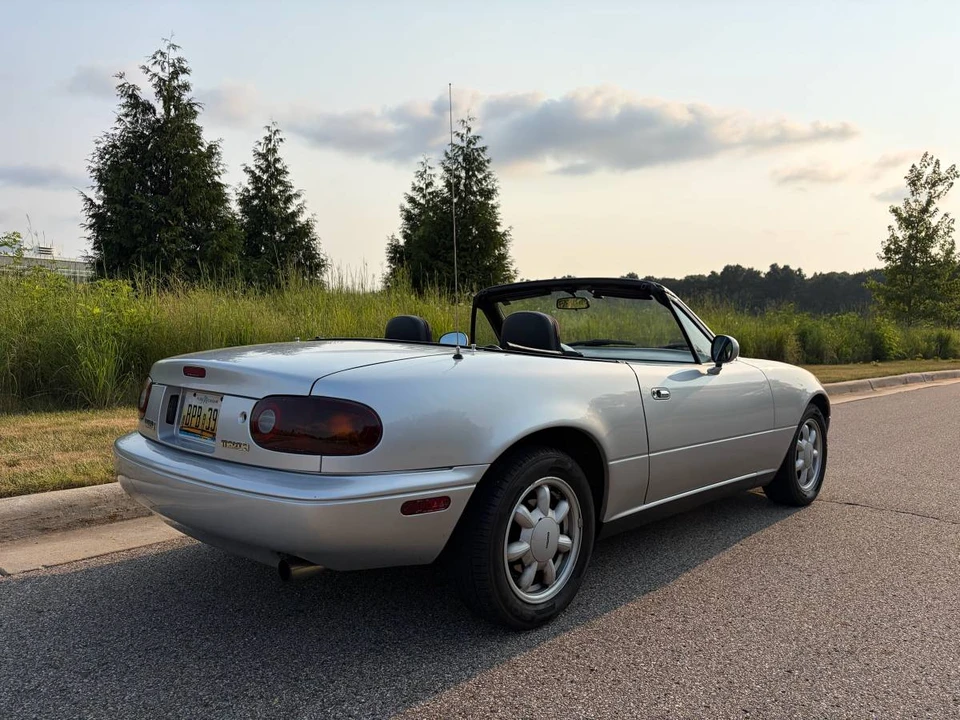 1990 Mazda NA MX-5 Miata - Image 7 of 18