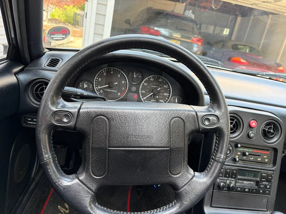 1990 Mazda NA MX-5 Miata - Image 15 of 18