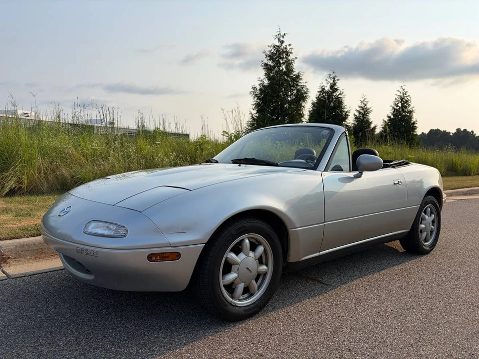1990 Mazda NA MX-5 Miata - Image 2 of 18